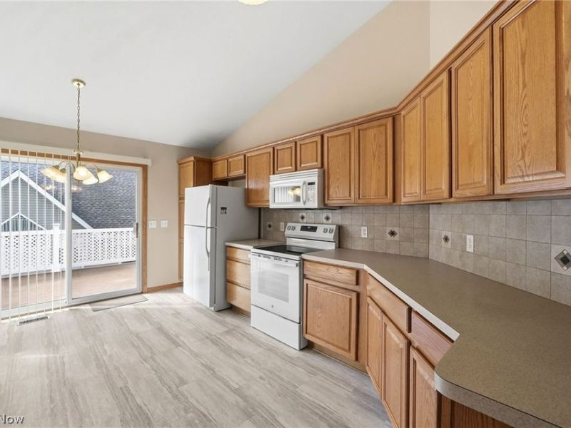 320 Falling Leaf Drive, Seven Hills, OH 44131 Photo 14