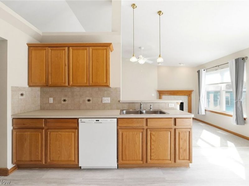 320 Falling Leaf Drive, Seven Hills, OH 44131 Photo 15