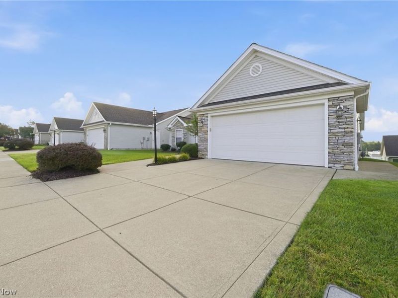 320 Falling Leaf Drive, Seven Hills, OH 44131 Photo 42