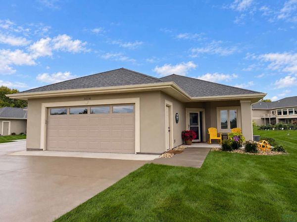 1008 Abby Rd, Alton, IA 51003