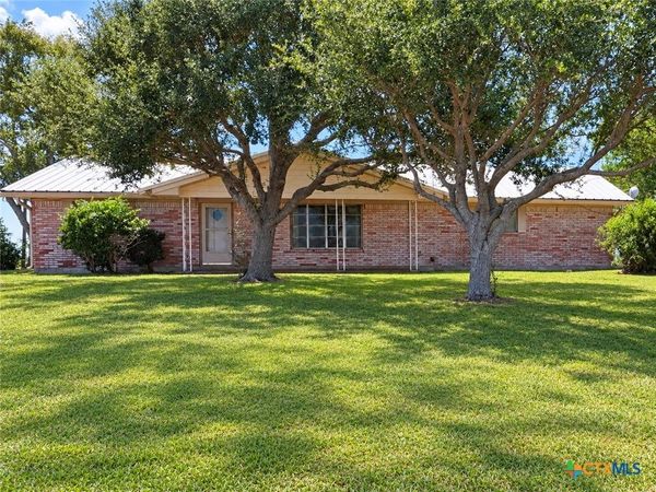 150 Sikes Road, Port Lavaca, TX 77979