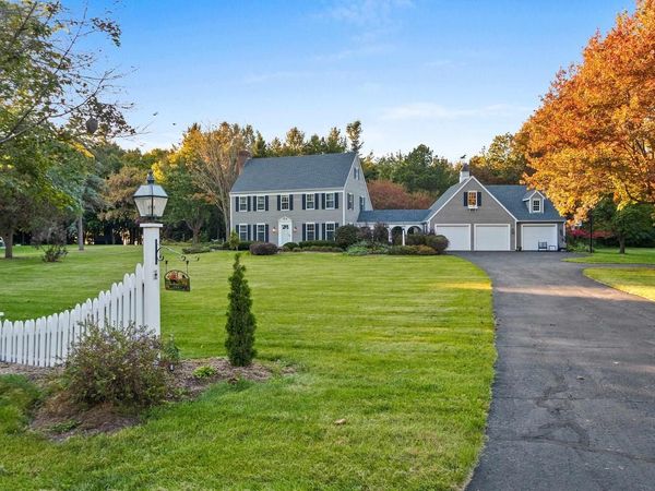 21 CRESTVIEW DRIVE, Hortonville, WI 54944