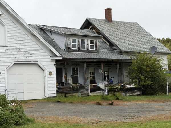 371 Main Road , Charleston, ME 04422