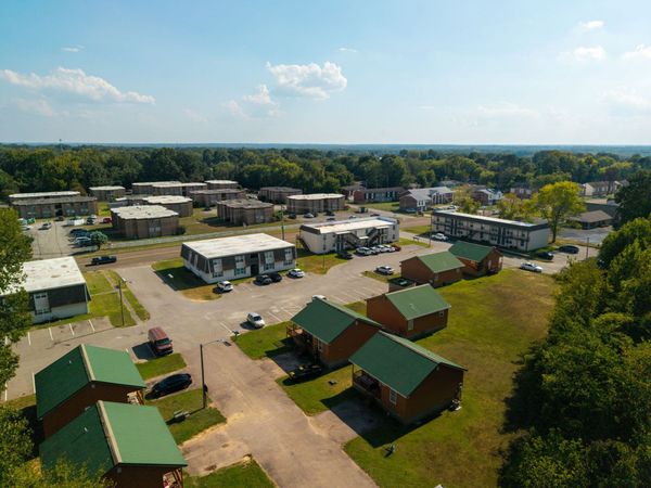 809 Old Hickory Blvd , Jackson, TN 38305