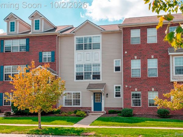1630 Town Commons Drive, Howell, Mi 48855