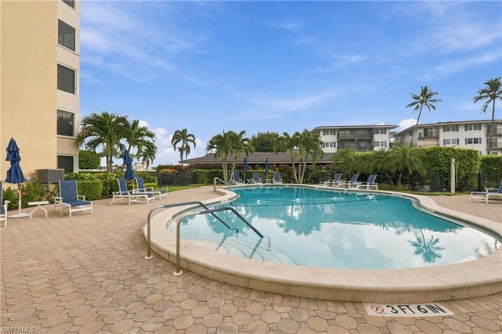 3410 Gulf Shore Blvd N, Unit 304, Naples, FL 34103 Photo