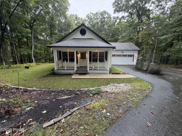 116 Brook Court , Milford, PA 18337