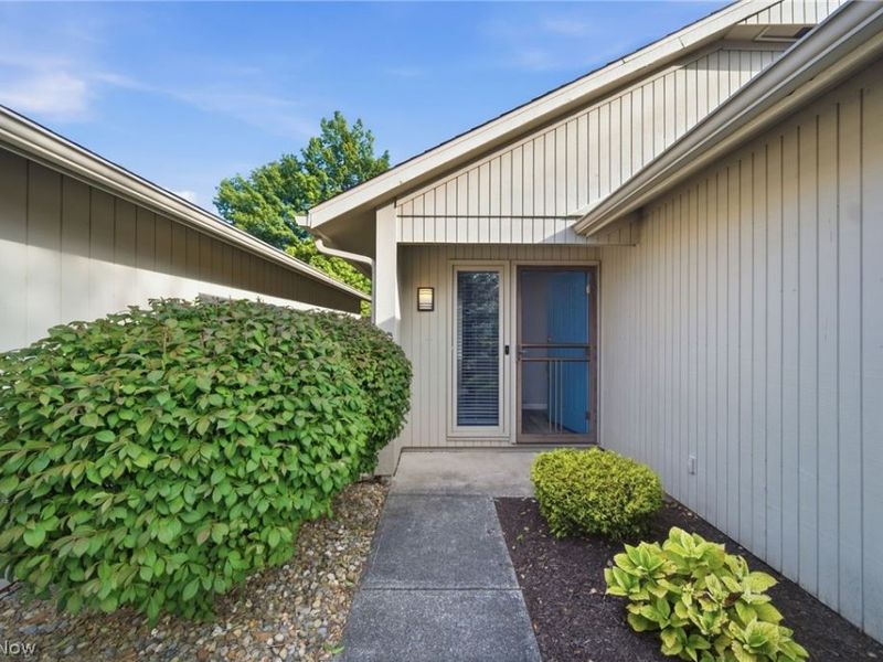 21600 Oak Bark Trail, Strongsville, OH 44149 Photo 2