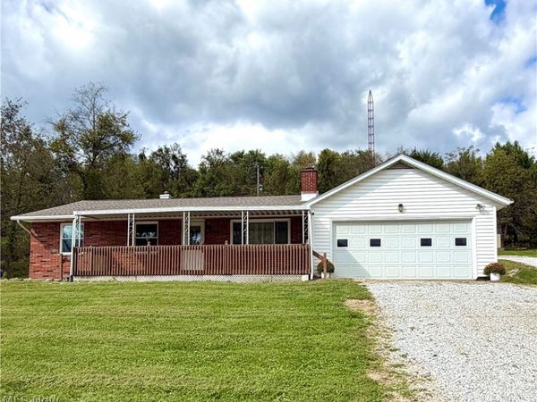 5711 Fairdale Drive, Cambridge, OH 43725