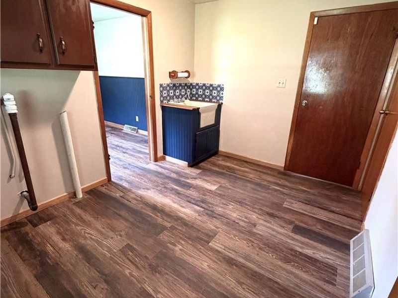 5711 Fairdale Drive, Cambridge, OH 43725 Photo 15
