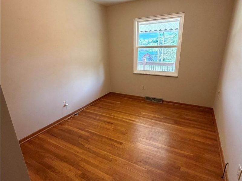 5711 Fairdale Drive, Cambridge, OH 43725 Photo 19
