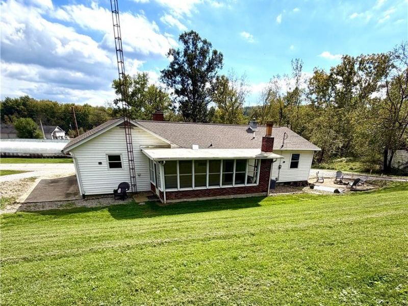 5711 Fairdale Drive, Cambridge, OH 43725 Photo 4