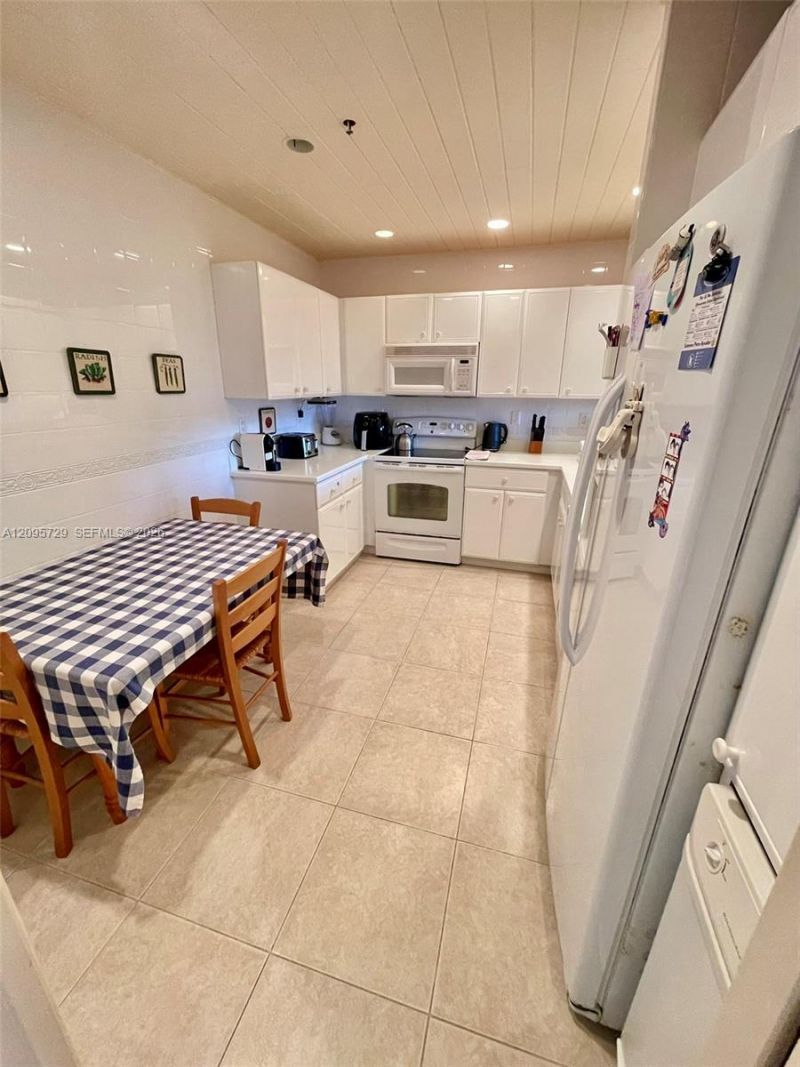201 Crandon Blvd , Unit 1235, Key Biscayne, FL 33149 Photo