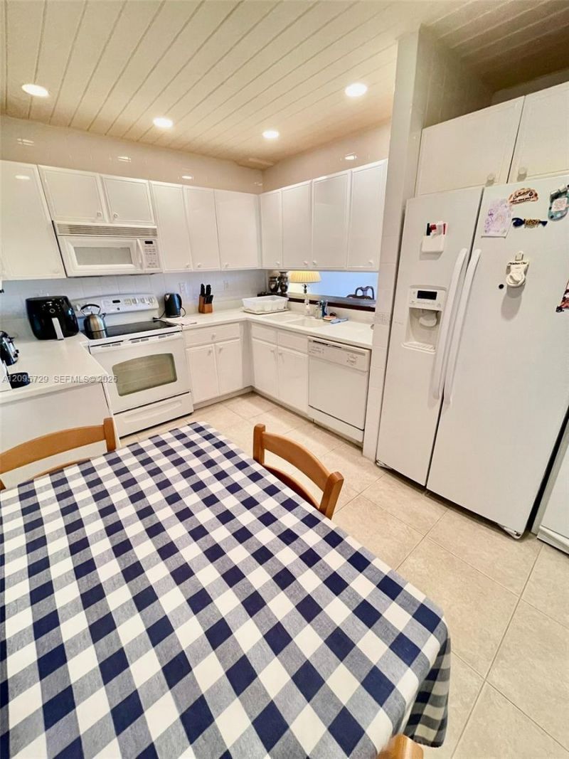 201 Crandon Blvd , Unit 1235, Key Biscayne, FL 33149 Photo