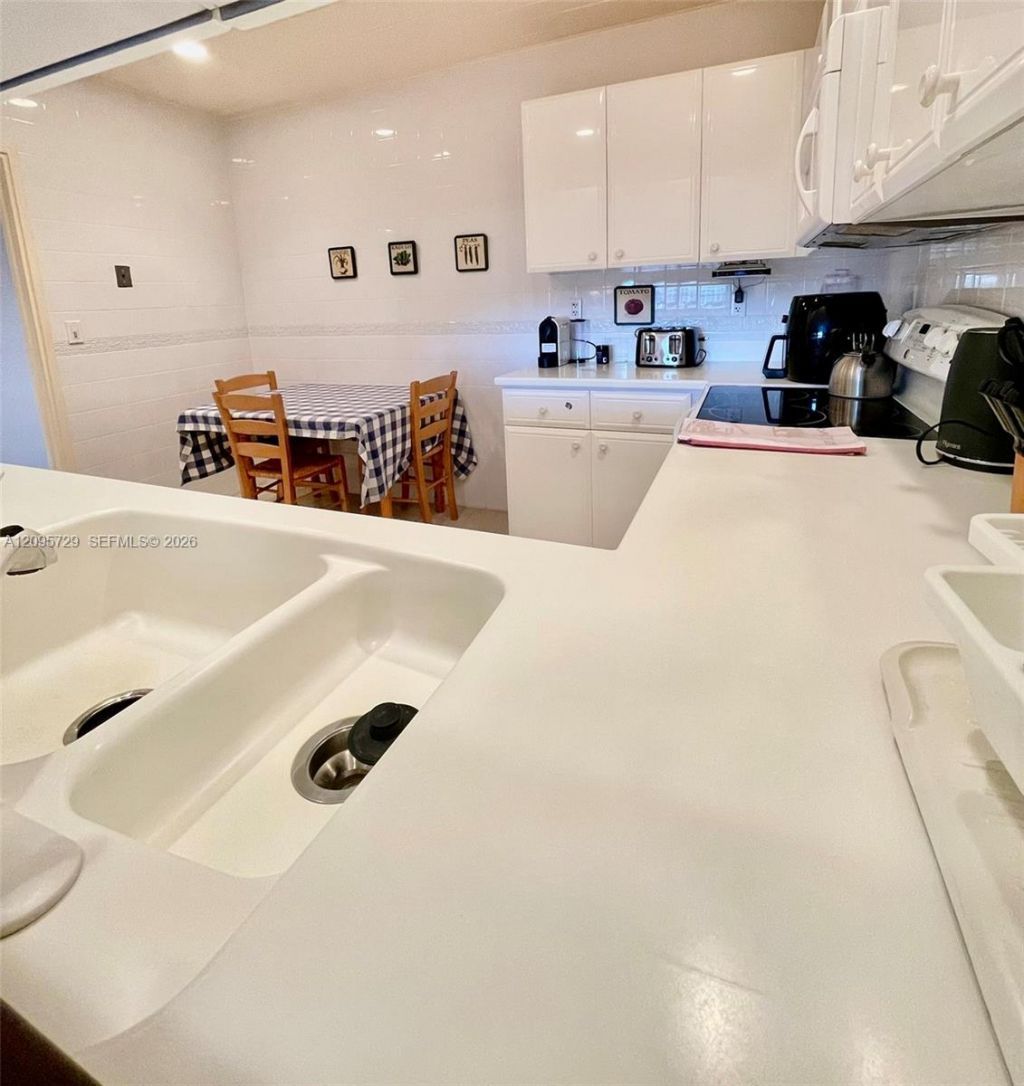 201 Crandon Blvd , Unit 1235, Key Biscayne, FL 33149 Photo