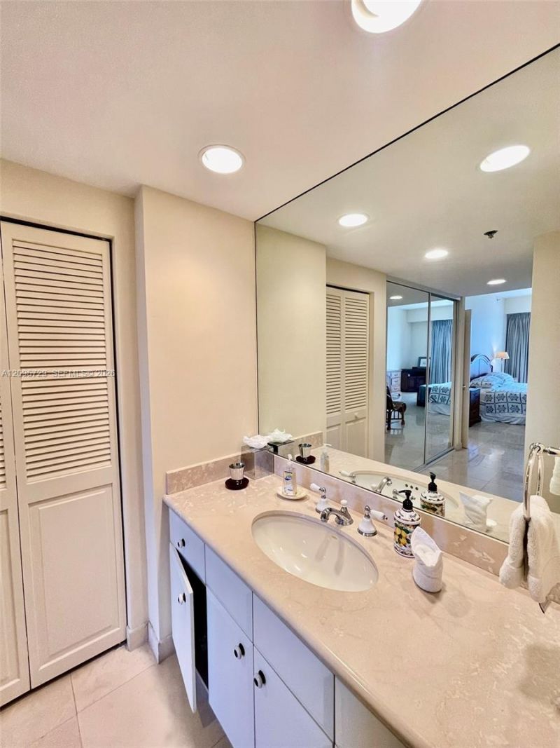 201 Crandon Blvd , Unit 1235, Key Biscayne, FL 33149 Photo