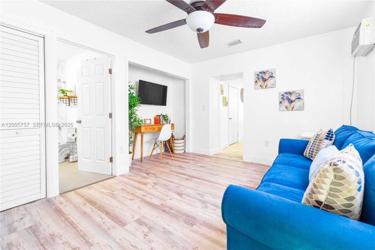 550 NW 43rd Pl, Miami, FL 33126 Photo