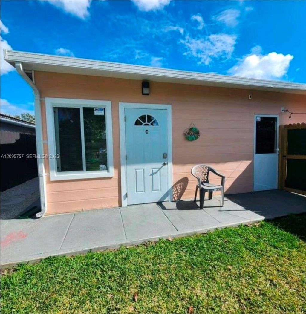 550 NW 43rd Pl, Miami, FL 33126 Photo