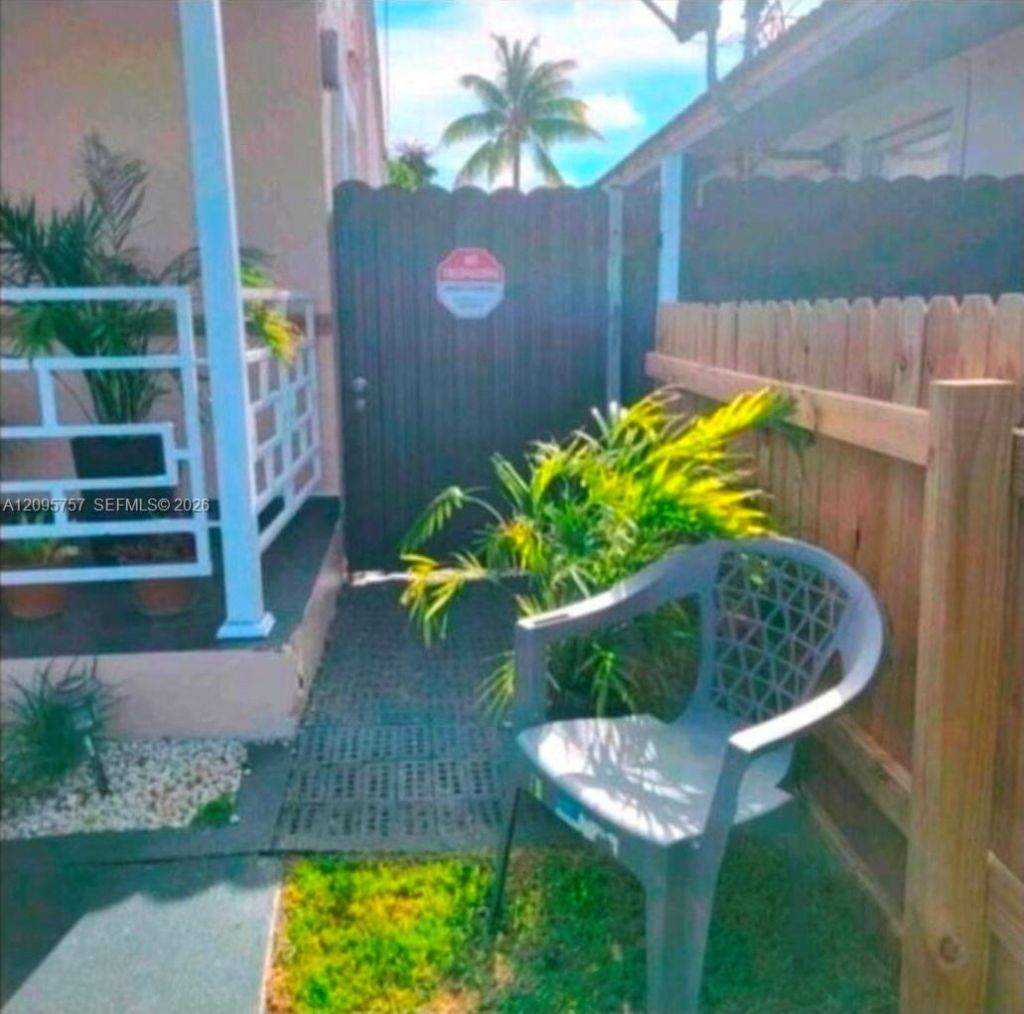 550 NW 43rd Pl, Miami, FL 33126 Photo