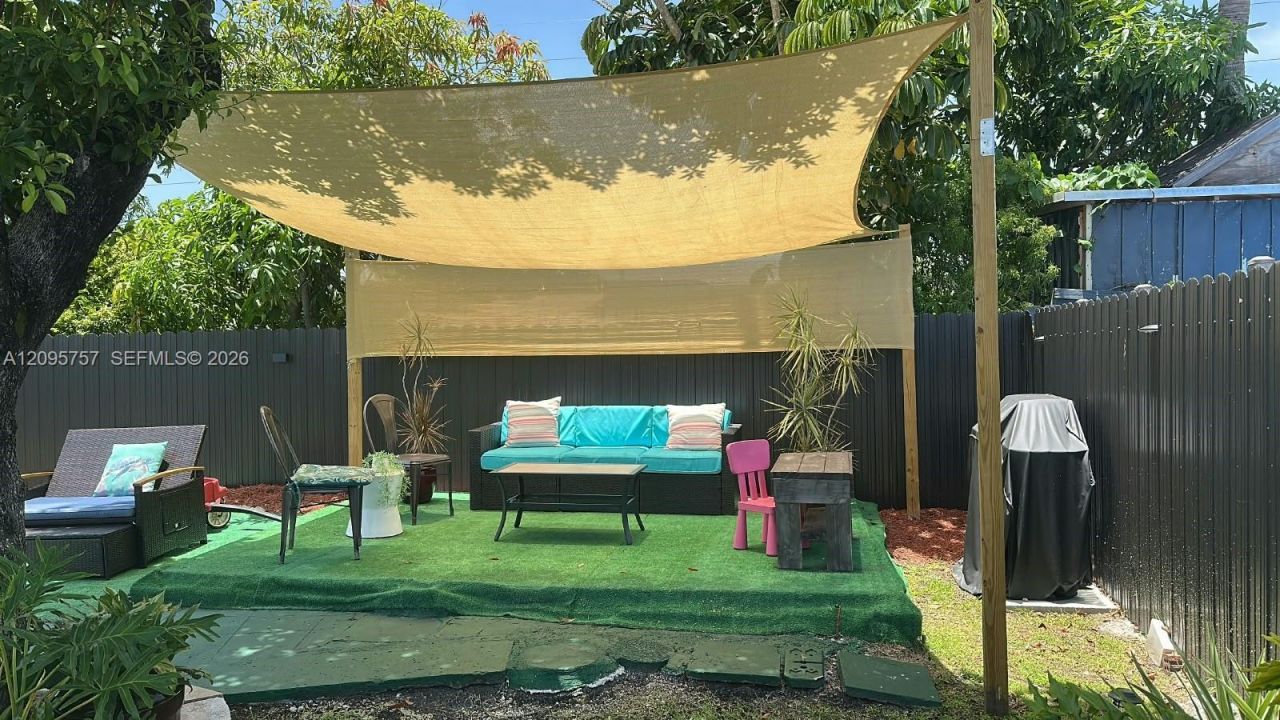 550 NW 43rd Pl, Miami, FL 33126 Photo