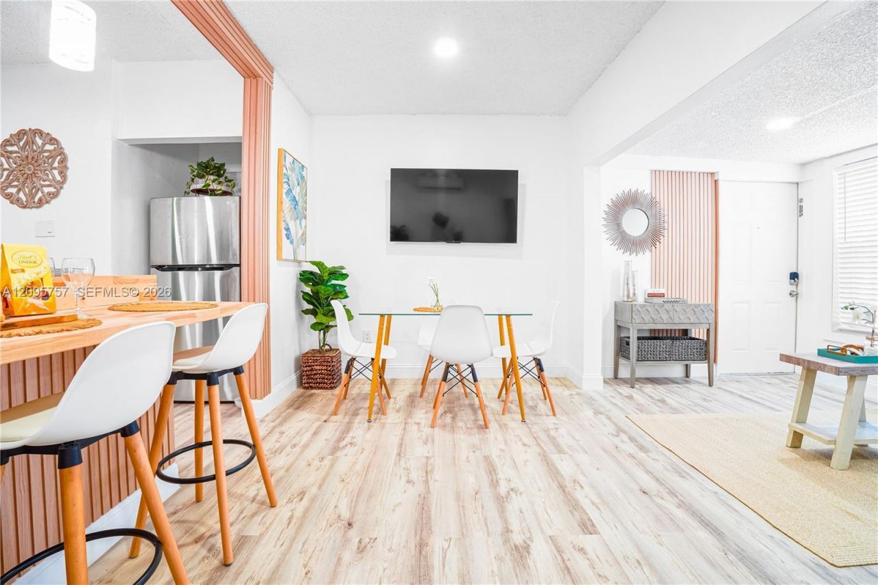 550 NW 43rd Pl, Miami, FL 33126 Photo