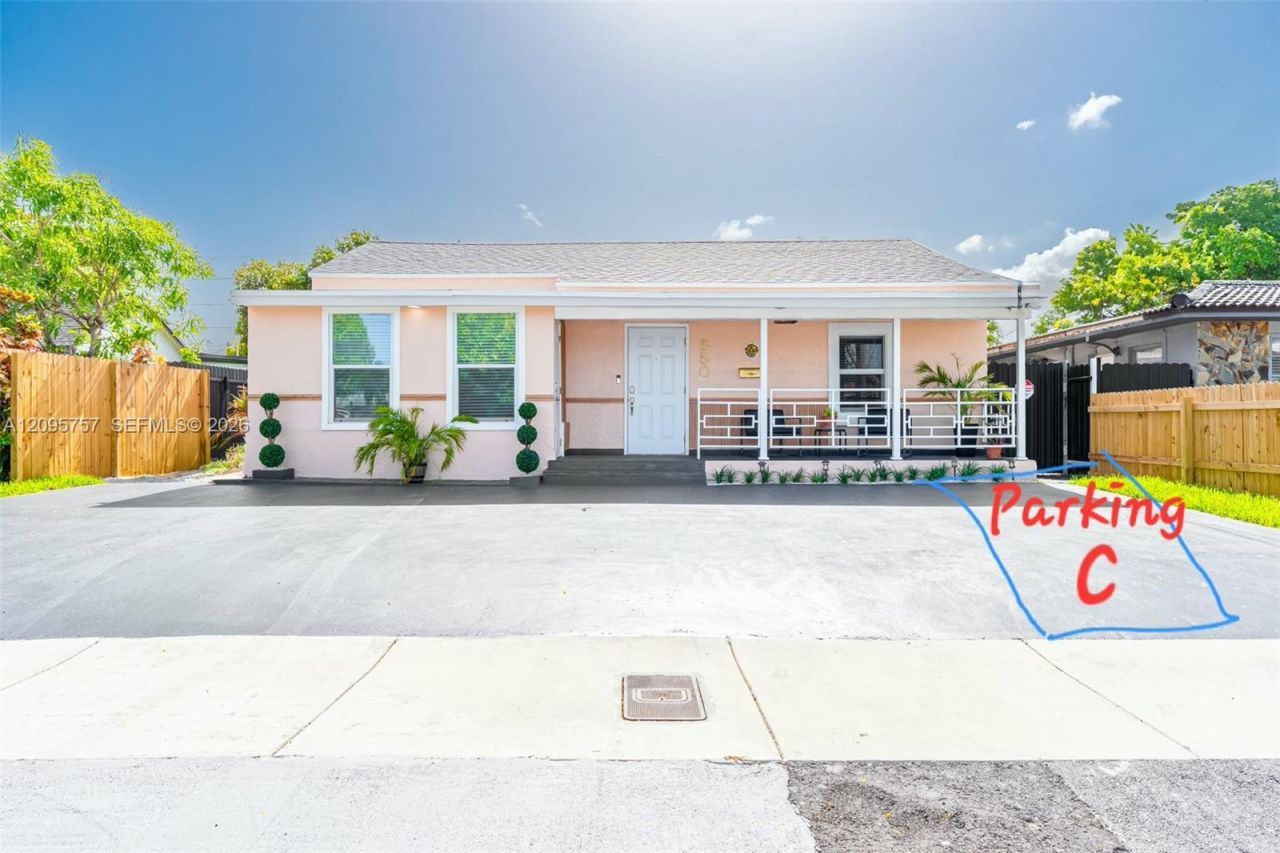550 NW 43rd Pl, Miami, FL 33126 Photo