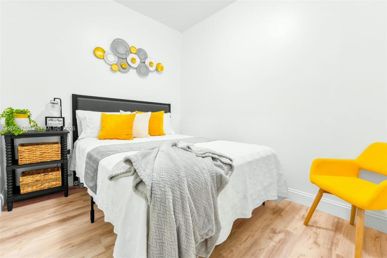 550 NW 43rd Pl, Miami, FL 33126 Photo