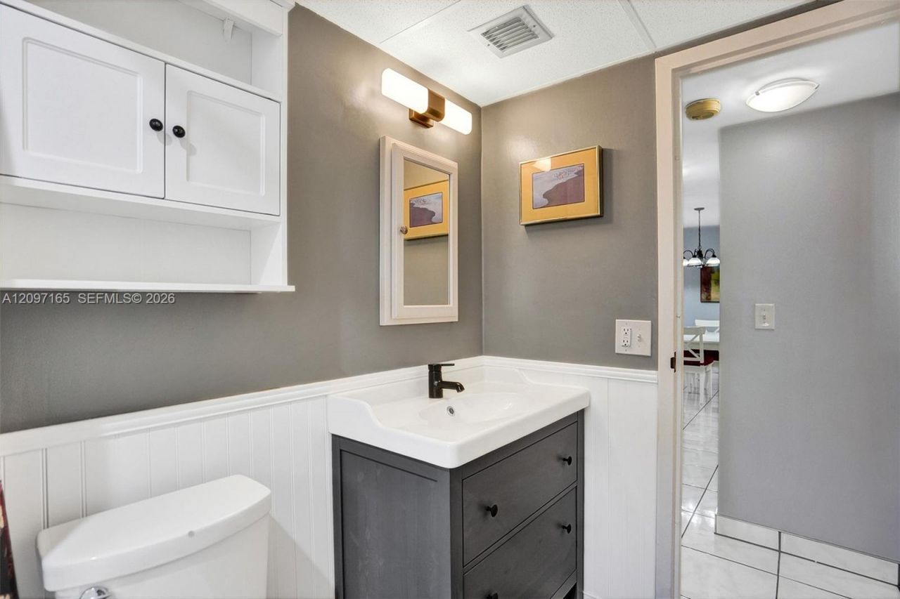 2871 Somerset Dr , Unit 209, Lauderdale Lakes, FL 33311 Photo