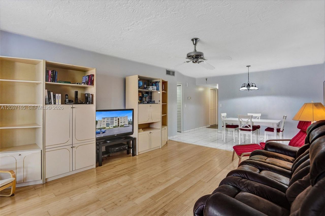 2871 Somerset Dr , Unit 209, Lauderdale Lakes, FL 33311 Photo