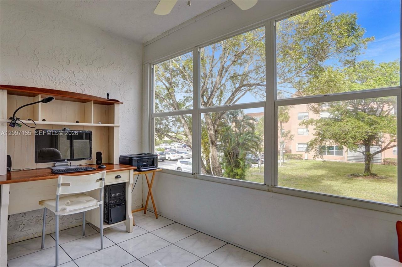 2871 Somerset Dr , Unit 209, Lauderdale Lakes, FL 33311 Photo