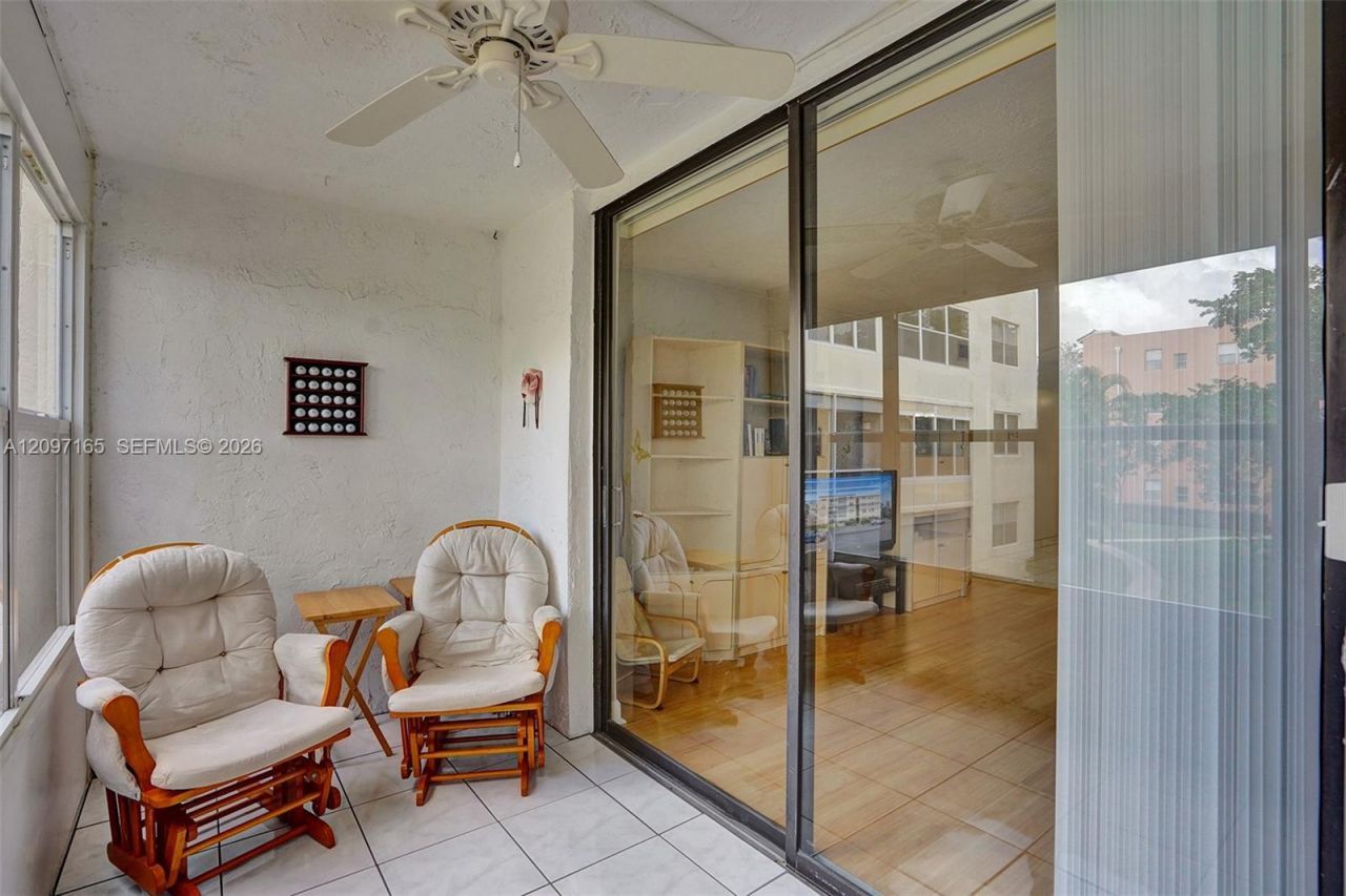 2871 Somerset Dr , Unit 209, Lauderdale Lakes, FL 33311 Photo