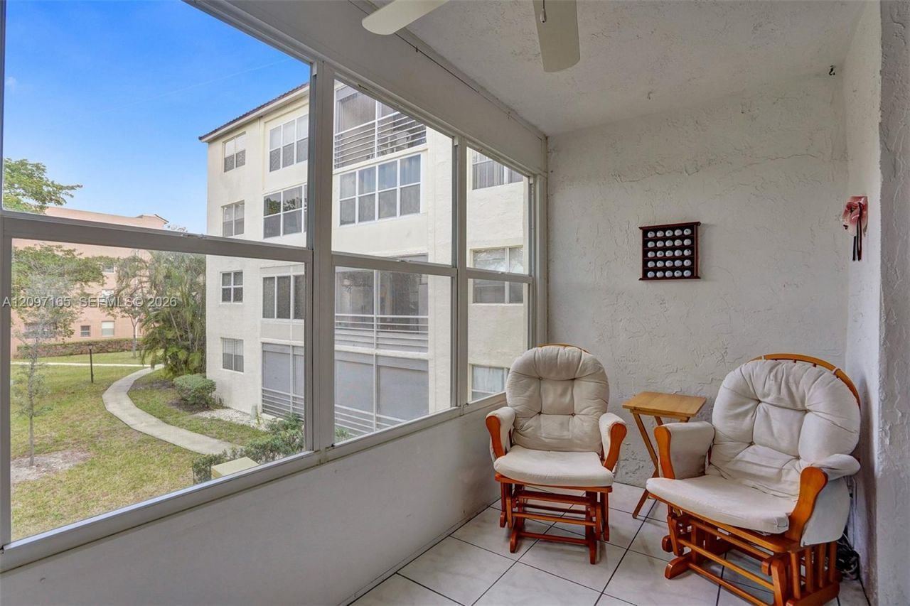 2871 Somerset Dr , Unit 209, Lauderdale Lakes, FL 33311 Photo
