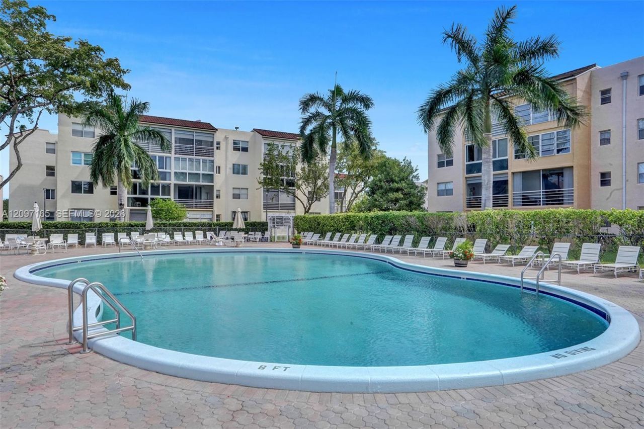 2871 Somerset Dr , Unit 209, Lauderdale Lakes, FL 33311 Photo