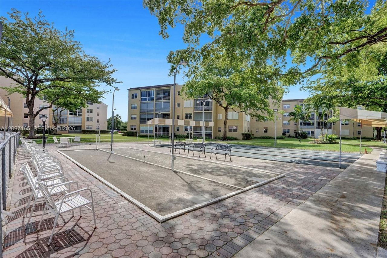 2871 Somerset Dr , Unit 209, Lauderdale Lakes, FL 33311 Photo