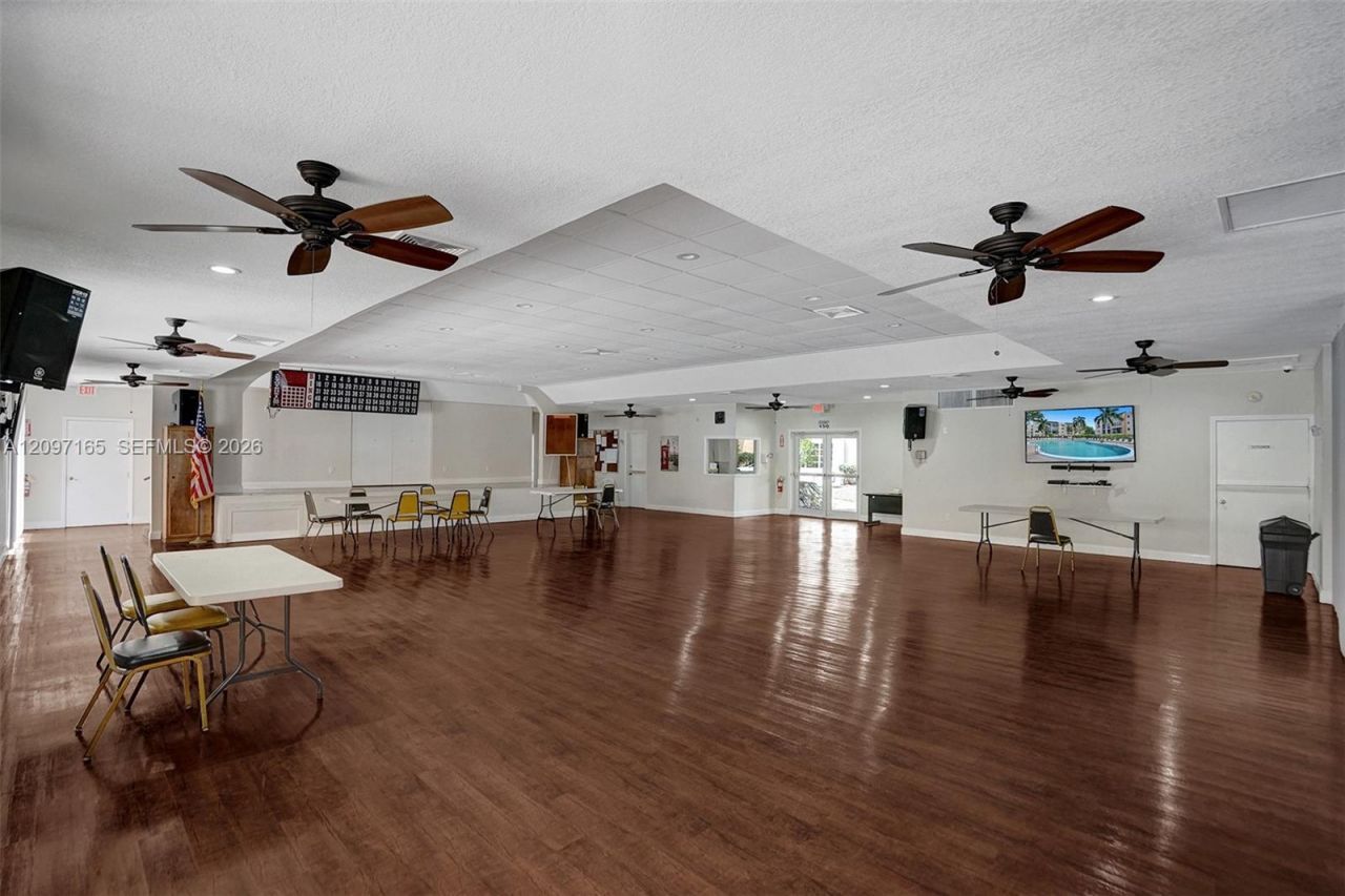 2871 Somerset Dr , Unit 209, Lauderdale Lakes, FL 33311 Photo