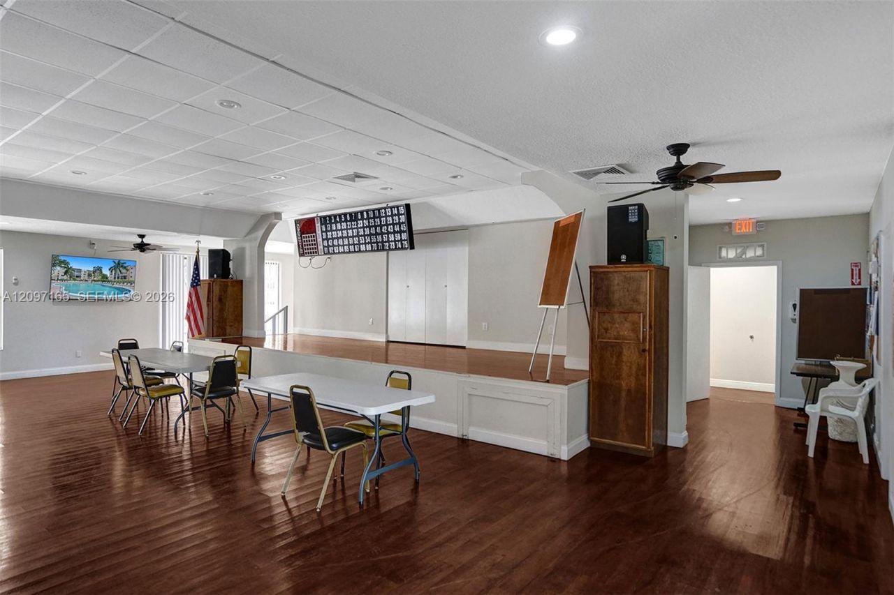 2871 Somerset Dr , Unit 209, Lauderdale Lakes, FL 33311 Photo