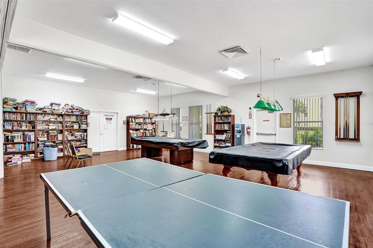 2871 Somerset Dr , Unit 209, Lauderdale Lakes, FL 33311 Photo