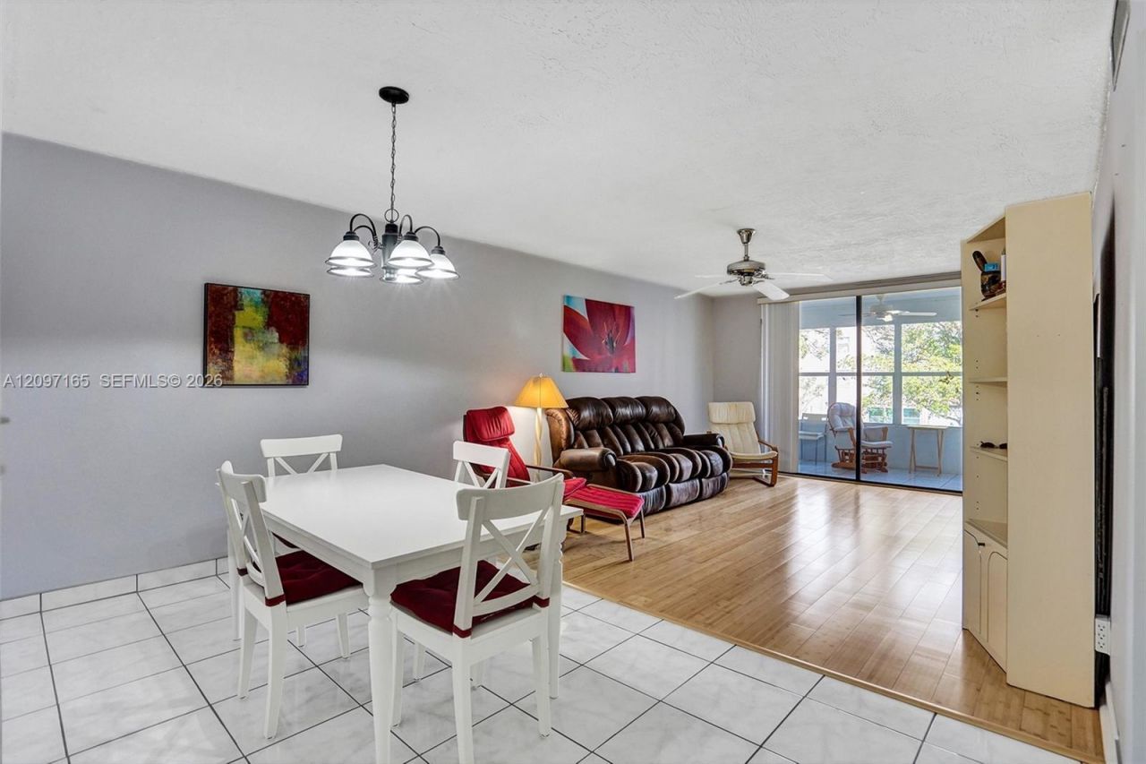 2871 Somerset Dr , Unit 209, Lauderdale Lakes, FL 33311 Photo