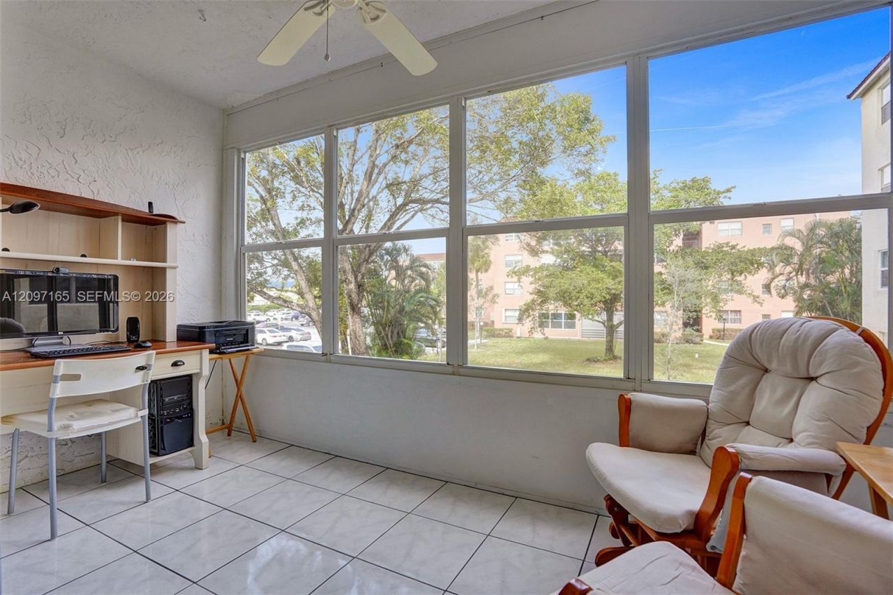 2871 Somerset Dr , Unit 209, Lauderdale Lakes, FL 33311 Photo