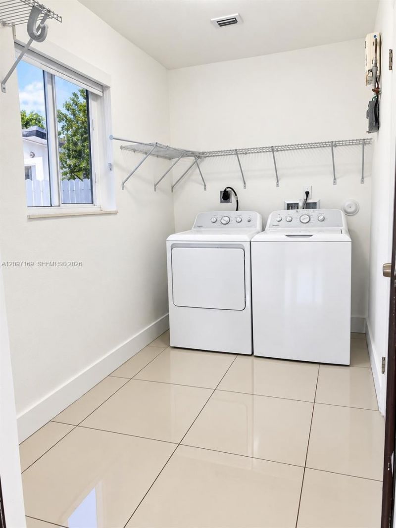 3024 NW 55th St , Miami, FL 33142 Photo