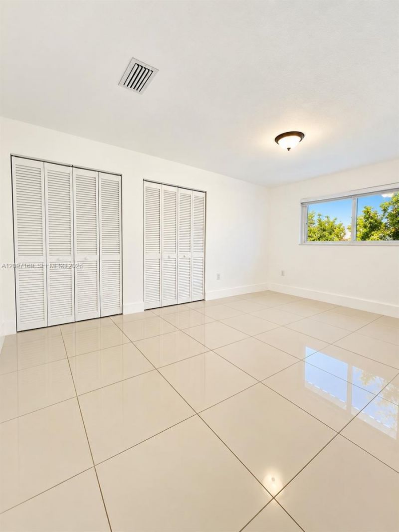 3024 NW 55th St , Miami, FL 33142 Photo