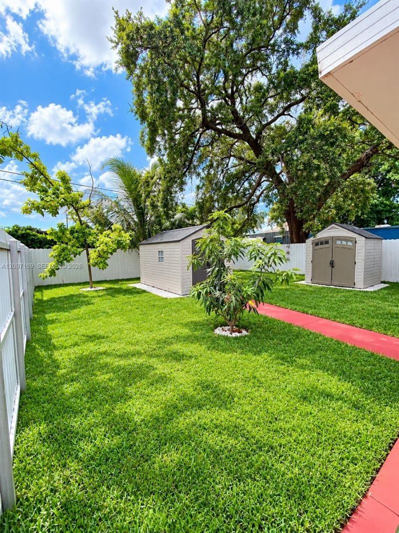 3024 NW 55th St , Miami, FL 33142 Photo