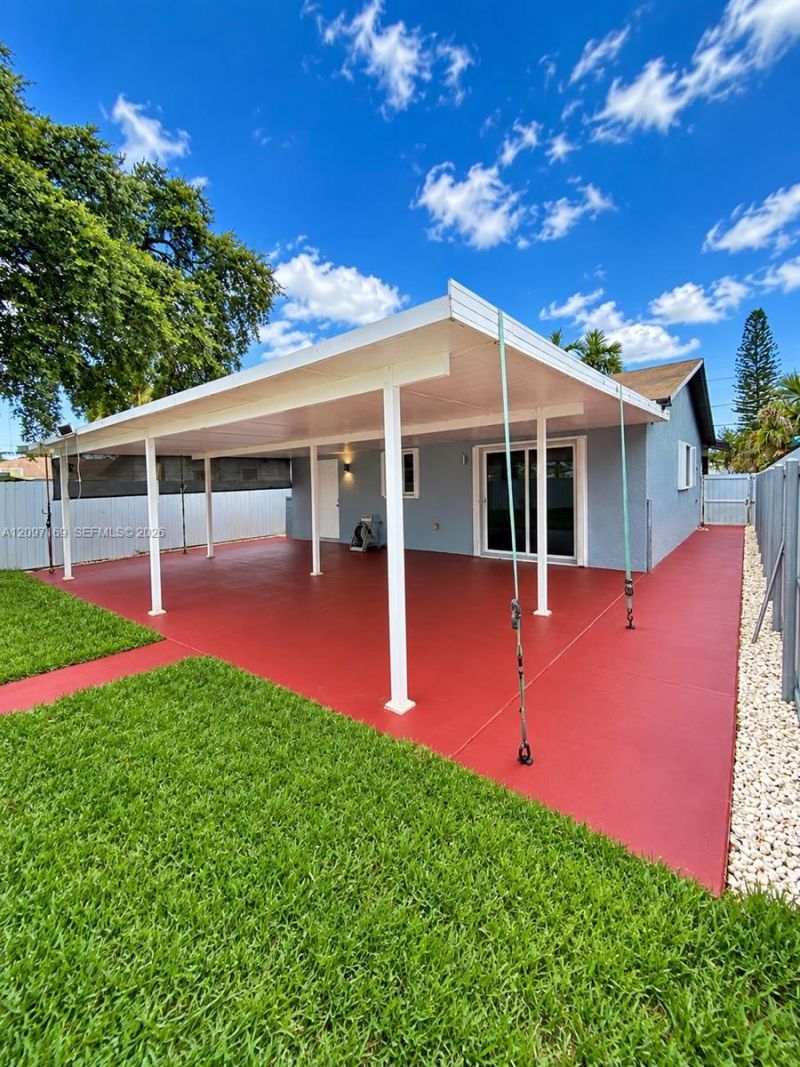 3024 NW 55th St , Miami, FL 33142 Photo