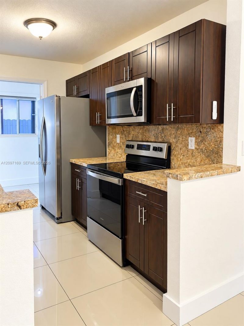 3024 NW 55th St , Miami, FL 33142 Photo