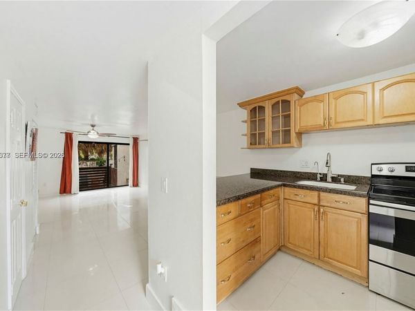 1901 NW S River Dr , Unit 30C, Miami, FL 33125