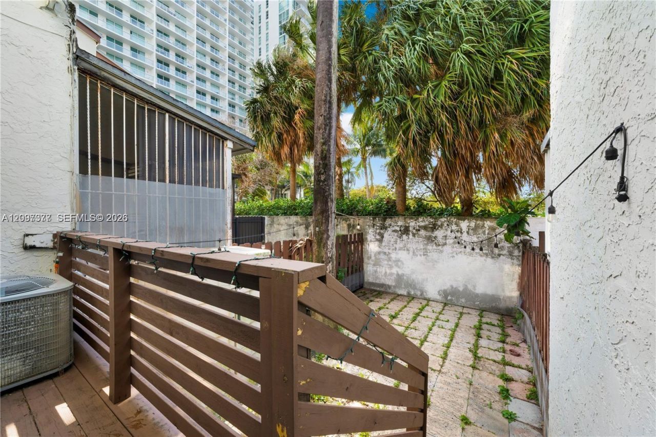 1901 NW S River Dr , Unit 30C, Miami, FL 33125 Photo