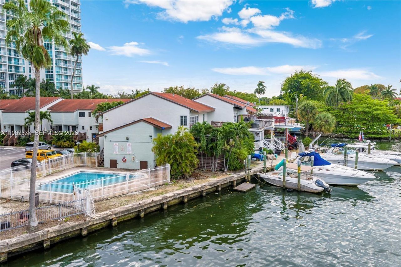 1901 NW S River Dr , Unit 30C, Miami, FL 33125 Photo
