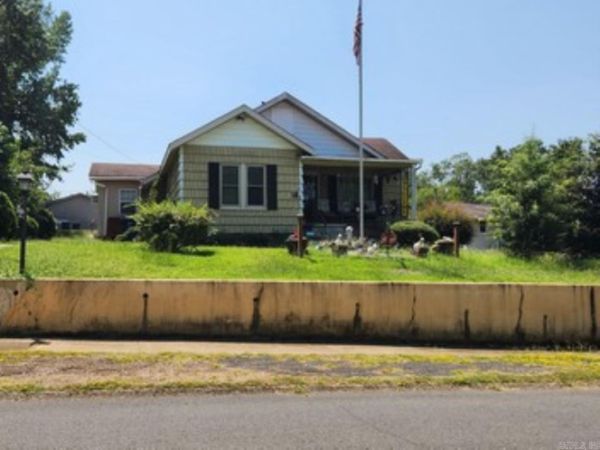 531 Maple St , Camden, AR 71701