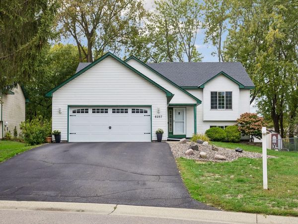 6287 22nd Street N, Oakdale, MN 55128