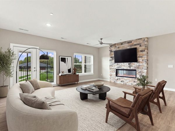 1920 Country Club Dr , Unit 203, Coralville, IA 52241